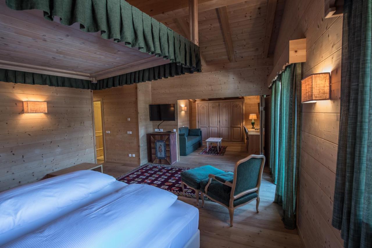 Hotel Ciasa Salares Сан Касиано Екстериор снимка