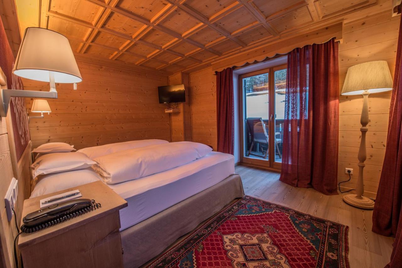 Hotel Ciasa Salares Сан Касиано Екстериор снимка