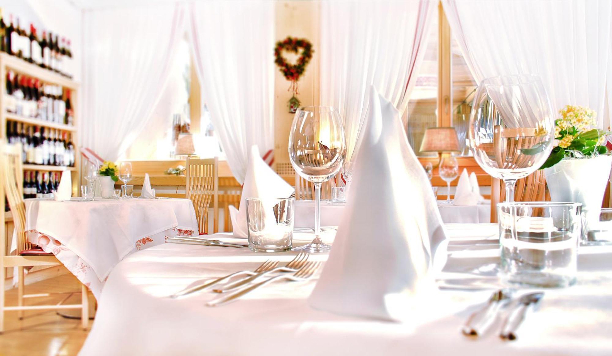 Hotel Ciasa Salares Сан Касиано Екстериор снимка
